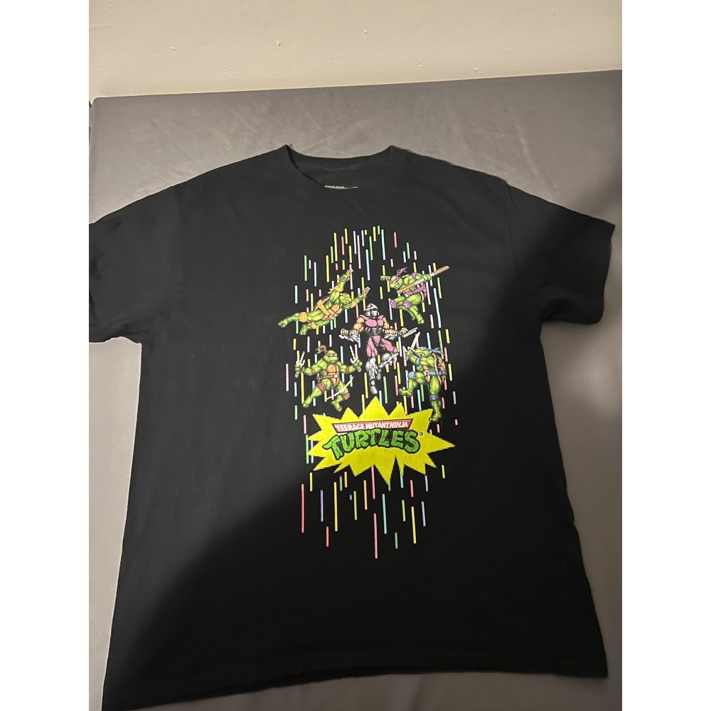 TMNT Teenage Mutant Ninja Turtles LootWear Exclusive 8-Bit Pixel Graphic Tee L